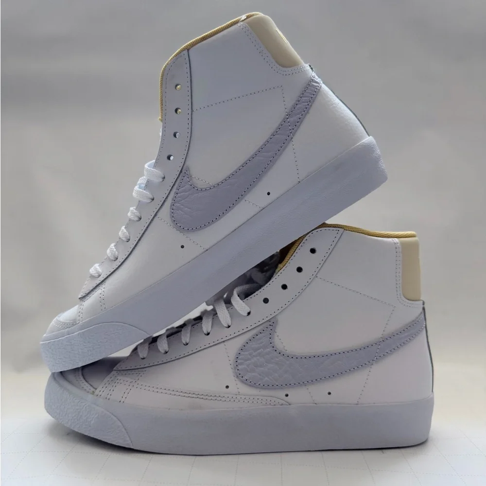 Nike White and Light Gray High-Tops